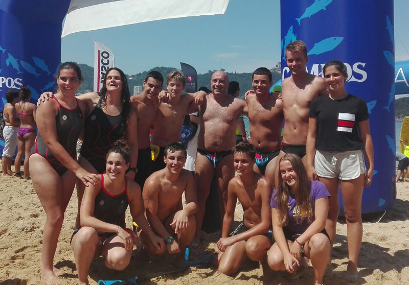 Beatriz Zudaire y Gustavo Mart&iacute;nez &quot;doman&quot; las aguas abiertas de la Traves&iacute;a a Nado del Paseo Nuevo de San Sebasti&aacute;n